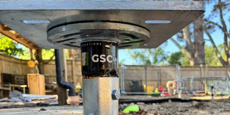 Expandable base plate